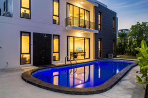Phuket villa in Laguna Park